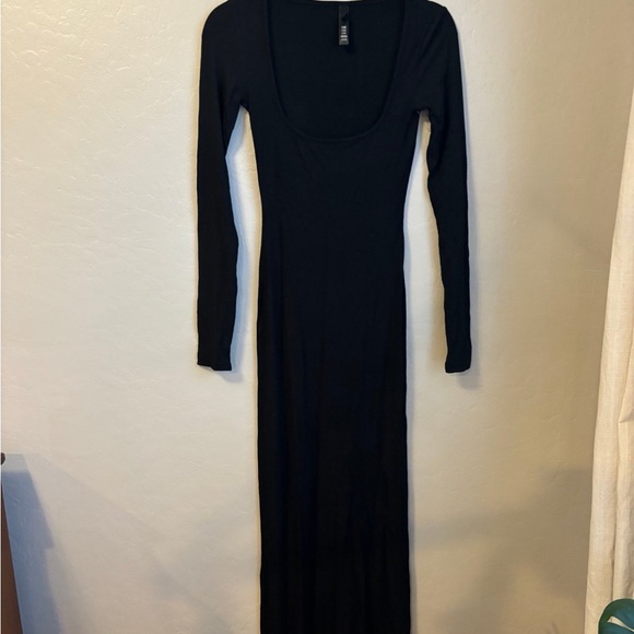 Skims long sleeve dress - Picture 4 of 4